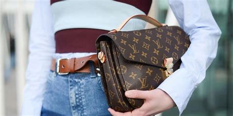 Dove conviene comprare una borsa Louis Vuitton 